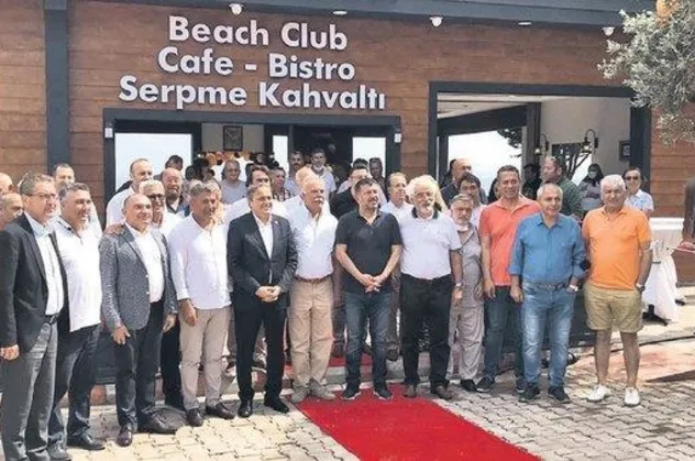 Çanakkale’deki kaçak plaj açılışı CHP’yi karıştırdı: Mührü söktünüz bizi niye götürdünüz
