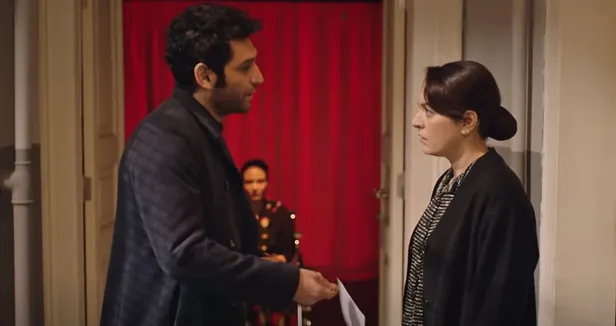 efsane-isim-falan-dinlemedi-yol-gozukuyor-masumlar-apartmani-dizisinde-ayriliktan-baska-cozum-kalmayacak-1610552283432.jpg Efsane isim falan dinlemedi yol gözüküyor! Masumlar Apartmanı'nda ayrılıktan başka çözüm kalmayacak-8