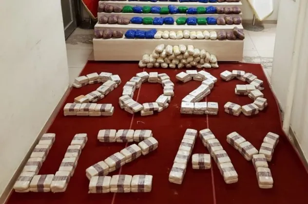 Van’da 246 kilo eroin ele geçirildi! Polislerden dikkat çeken "uzay" mesajı