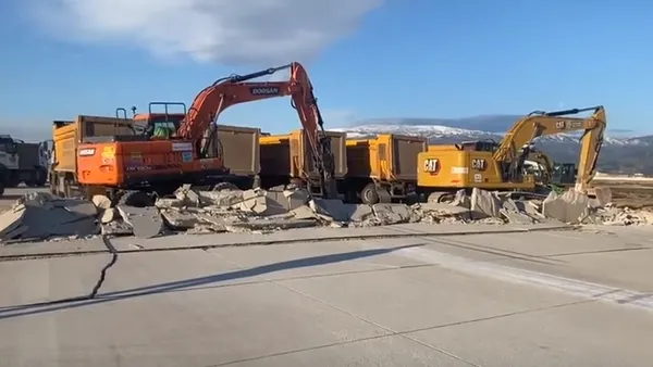 Hatay Havalimanı pist onarım çalışmalarına İGA'dan destek!-3