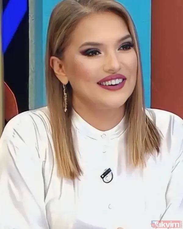 11 kilo veren Demet Akalın pembe bikinisiyle peş peşe paylaştı! Tatil pozları olay oldu! “Göbek deliği nerede?” - 11