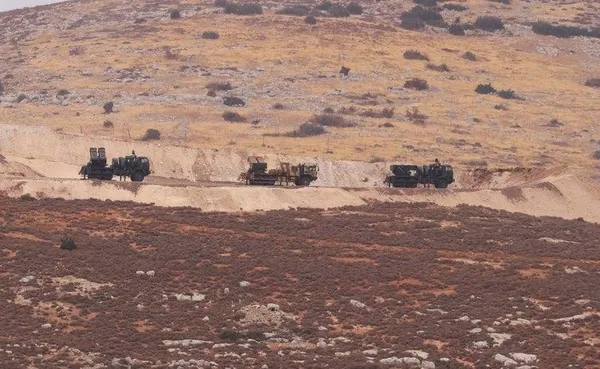 Tank ve füzelerin namluları İdlib'e çevrildi-4