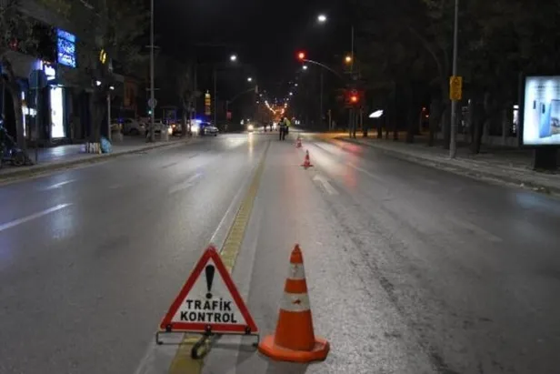 yilbasina-sayili-gunler-kaldi-yilbasinda-sokaga-cikma-yasagi-var-mi-olacak-mi-31-aralik-1-ocak-sokaga-cikma-yasagi-kac-gun-1639469136243.jpg 31 Aralık 1 Ocak sokağa çıkma yasağı kaç gün? Yılbaşına sayılı günler kaldı! Yılbaşında sokağa çıkma yasağı var mı, olacak mı?-4