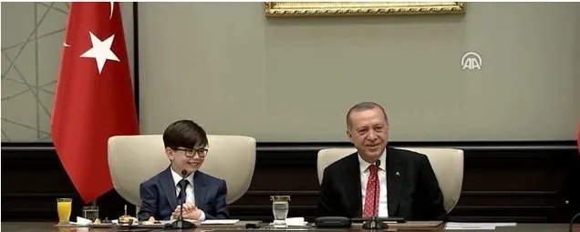 Cumhurbaşkanı Erdoğan çocukları Külliyede kabul etti