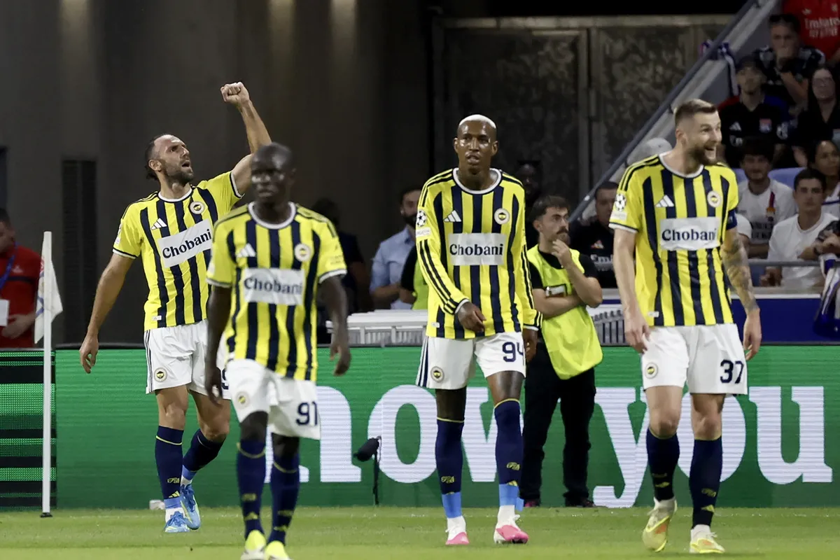 canli-olimpik-lyon-fenerbahce-sampiyonlar-ligi-play-off-maci-1787774100342.jpg CANLI: Olimpik Lyon - Fenerbahçe Şampiyonlar Ligi Play-off maçı-7