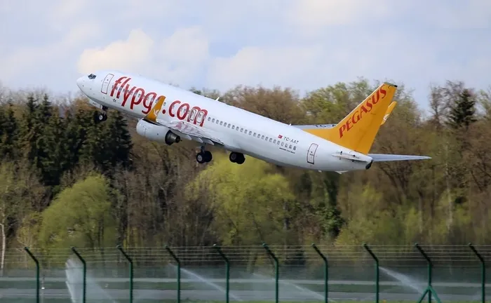 399-tlye-ucak-bileti-pegasus-kampanya-tarihleri-pegasus-indirimli-ucak-bileti-nasil-alinir-adana-antalya-izmir-1700659785914.jpeg