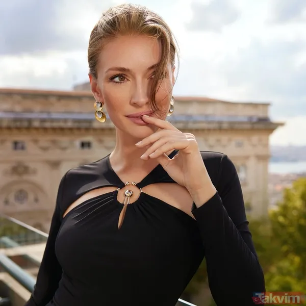 Yasemin Allen New York sokaklarında aşka geldi! Eski FBI çalışanı sevgilisinin kucağına atladı! O anlar sosyal medyaya damga vurdu - 2