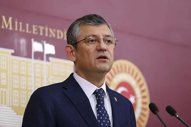 CHP'li Özgür Özel'in FETÖ'yle ilişkisinde bomba detaylar: Kızı FETÖ'nün eğitim üssünden mezun oldu! Zaman ve Taraf Özel'i parlattı