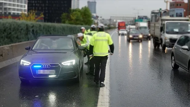 İçişleri Bakanlığı, yetkisiz çakar kullanımına ilişkin valiliklere yeni genelge gönderdi: Denetimler artacak-2