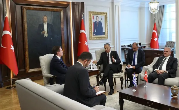 Göçmen kaçakçılığı ile ilgili adım! İçişleri Bakanı Yerlikaya, Yunanistan Göç ve İltica Bakanı Kairidis ile görüştü-2