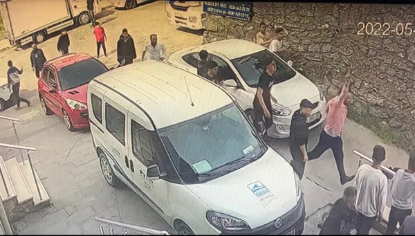 pendikte-u14-lig-macina-yakismayan-olaylar-satirli-silahli-kavag-1651475679881.jpg Pendik'te U14 lig maçına yakışmayan olaylar! Satırlı silahlı kavga-2