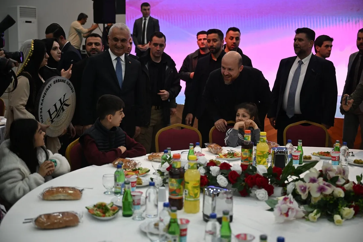 bilal-erdogandan-kritik-uyari-cocuklar-kirmizi-cizgimizdir-1776958465354.jpeg Bilal Erdoğan’dan kritik uyarı: Çocuklar kırmızı çizgimizdir-3