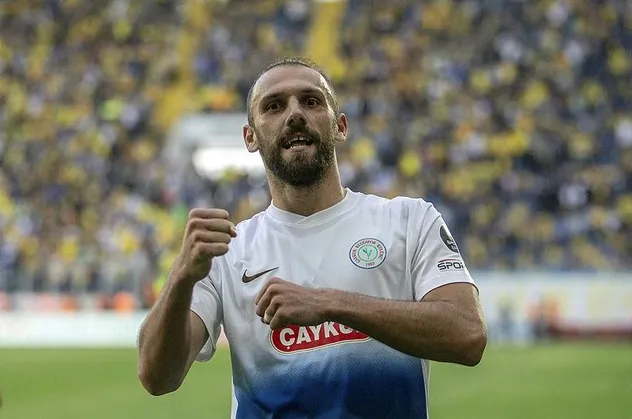 Son dakika transfer haberi: Vedat Muriç resmen Fenerbahçe'de!