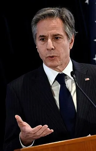Ukrayna'yı Rusya'nın kucağına atan ABD'nin Dışişleri Bakanı Blinken Ukrayna halkını gazlamaya devam etti