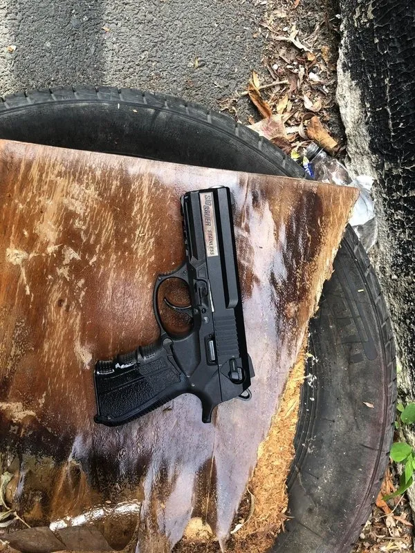 İstanbul'da maganda dehşeti! Sığındığı marketten çıkarıp feci şekilde dövdüler!-2