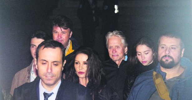 Dünyaca ünlü çift Catherine Zeta Jones ve Michael Douglas’tan Ayasofya turu!  Hayran kaldılar...