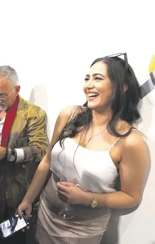 120 bin dolara satılan 'sanat eseri'ndeki muzu yedi!