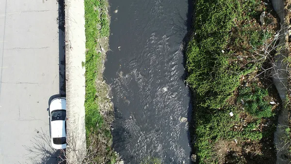 marmara-denizine-dokulen-ayamama-deresi-mavi-ve-siyah-akiyor-1649938840116.jpg Marmara Denizi'ne dökülen Ayamama deresi mavi ve siyah akıyor-4