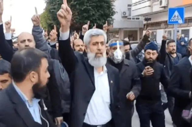 28 Şubat'ı mumla arayanlar kimler? Kuytulcuların provokatif eylemi üzerinden siyaseti kaşıyanların amacı ne?