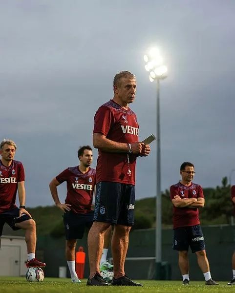 akyazida-dev-gala-sezonun-ilk-buyuk-macinda-trabzonspor-ile-galatasaray-karsi-karsiya-gelecek-1661645187526.jpeg Akyazı’da dev gala! Sezonun ilk büyük maçında Trabzonspor ile Galatasaray karşı karşıya gelecek-2