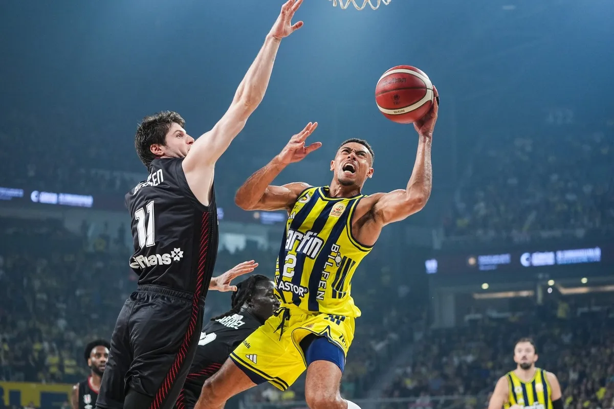 canli-anlatim-39-erkekler-cumhurbaskanligi-kupasinda-dev-derbi-fenerbahce-tarfin-besiktas-karsi-karsiya-1790102868479.jpeg Şampiyon Fenerbahçe Tarfin! Cumhurbaşkanlığı Kupası 9. Kez Sarı-Lacivertlilerin!-3