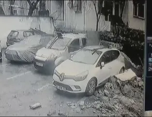 İstanbul’da istinat duvarının çökme anı kamerada