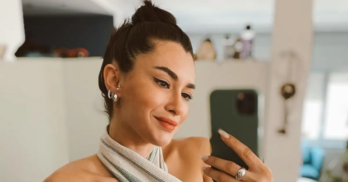 Hande Do andemir Yorgan V cuduna Sar p Denize Girdi Yar plak Poz hande-do-andemir-yorgan-v-cuduna-sar-p-denize-girdi-yar-plak-poz