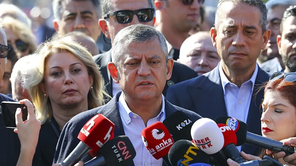 Özgür Özel’den iftira siyasetine devam talimatı: Yeni Parti fon yalanlarına sahip çıktı, liste sözünden çark etti!