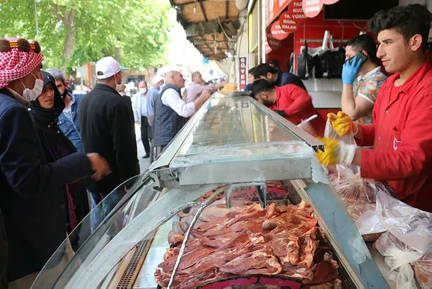 Şanlıurfa'da vatandaşlar sakatat almak için yarıştı!-3