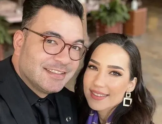 Göbek bağını saklıyor