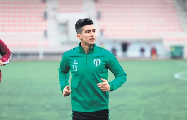 vefakar-1692049698011.jpeg Annesi için kariyerini feda etti! Futbolcu Murat Turan'ın sözleri kalplere dokundu: Bundan öte bir gurur olamaz-2