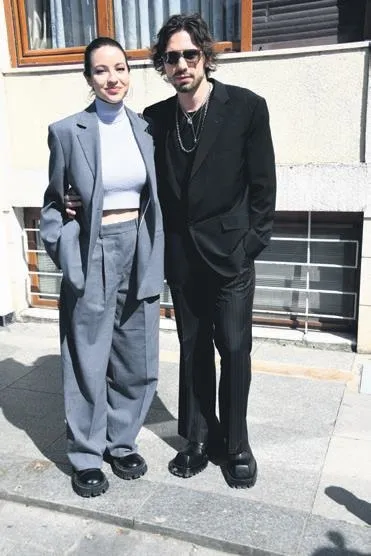 dilan-cicek-deniz-sirt-bolgesindeki-yana-dogru-egilmeden-dolayi-skolyoz-ameliyati-olacak-1650050533145.jpeg Dilan Çicek Deniz sırt bölgesindeki yana doğru eğilmeden dolayı skolyoz ameliyatı olacak-5