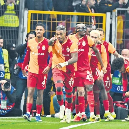 Dursun Özbek’ten Florya çıkartması: Trabzon maçını unutun mayıslar yine bizim olacak