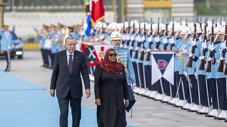 Tanzanya Cumhurbaşkanı Samia Suluhu Hassan Ankara’da! Başkan Erdoğan Tanzanyalı mevkidaşını törenle karşıladı