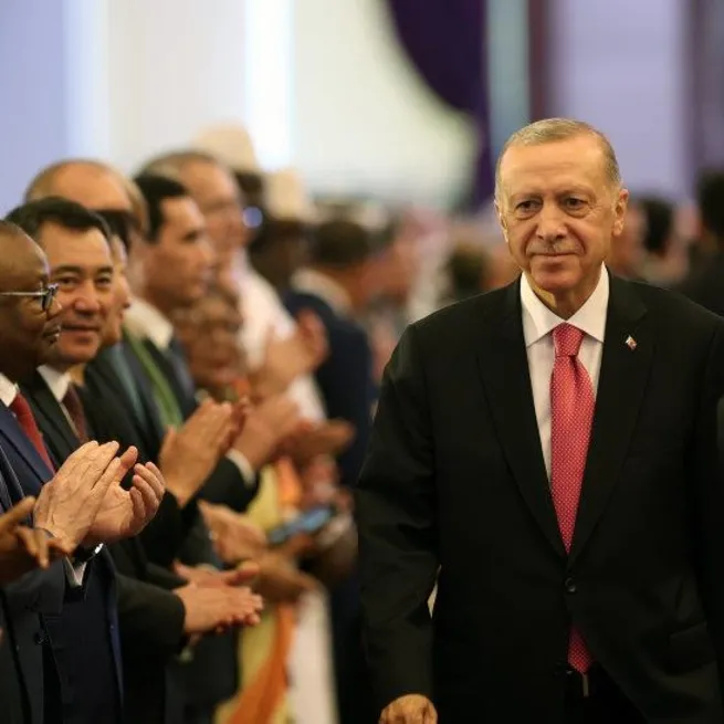 Dünyanın gündemi Başkan Erdoğanın yemini! Rusyada Batı seçimleri etkilemeye çalıştı, Ankara ve Moskova kucaklaştı haberleri