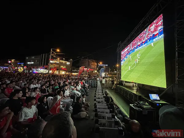 Türkiye'nin grup coşkusu! Taraftar sokakları sevinç çığlıklarıyla inletti - 20