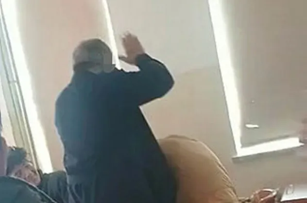 Kocaeli'de öğrenciye şiddet! Öğretmen acımasızca dövdü o anlar ortaya çıktı! "Sinir krizi geçirdi"