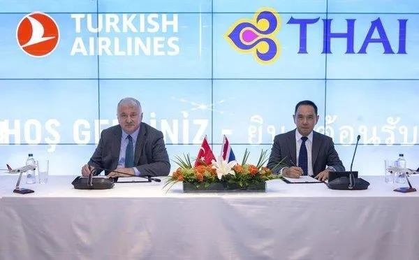 turk-hava-yollarindan-imza-ustune-imza-filo-genisliyor-thai-havayollari-ile-yeni-anlasma-1691488950819.jpeg Türk Hava Yolları'ndan imza üstüne imza! Filo genişliyor... Thai Havayolları ile yeni anlaşma!-2