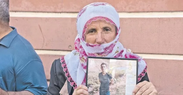 Oğlunun cenazesini aldı