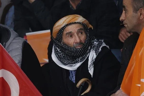 Hakkari Türk bayraklarıyla oraya koştu-6