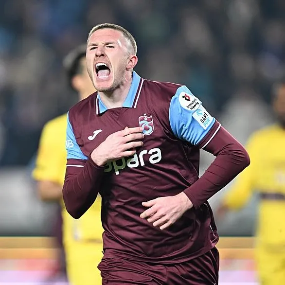 Lundstram kendini yakaladı