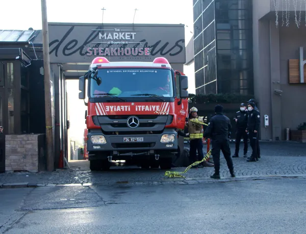 besiktasta-restoranda-yangin-1643613972718.jpg Beşiktaş'ta restoranda yangın-6