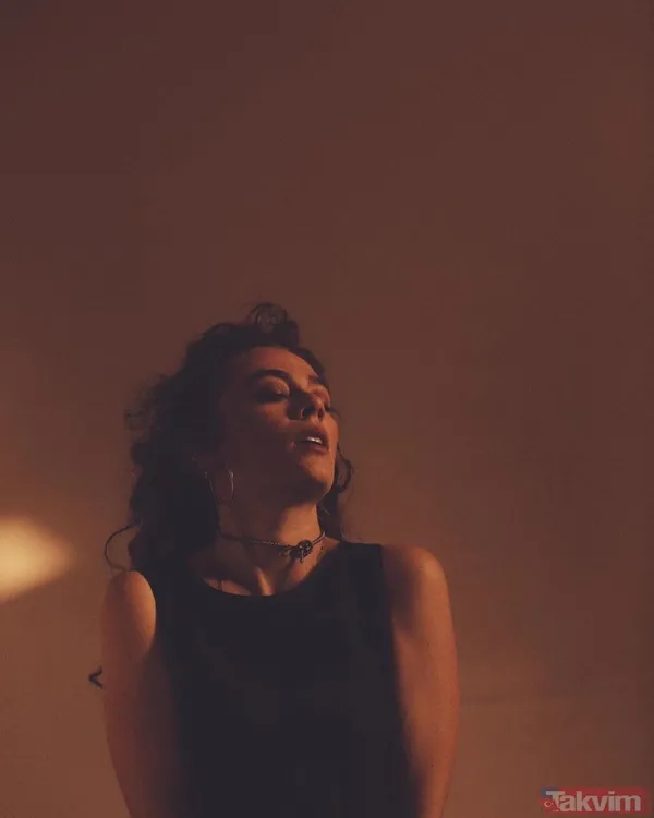 Bahar’ın yıldızı Demet Evgar’ın eşi bakın kim çıktı! 2 yıl önce “Evet” dedi! Meğer kızı Mavi’nin babası... - 3