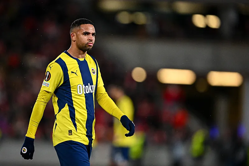 Fenerbahçe'de flaş ayrılık! Milli futbolcu teklifleri değerlendirecek - 3