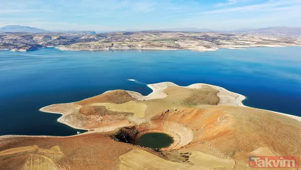 Keban Baraj Gölü'nde sular çekilince dev obruk ortaya çıktı! Meteor düşmesi sonucu oluştuğuna inanılıyor - 13