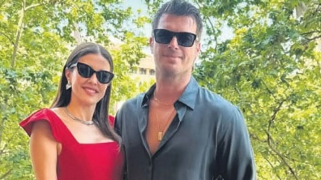 Oyuncu Kıvanç Tatlıtuğ ve eşi Başak Dizer’den Barcelona’da mutluluk pozu!