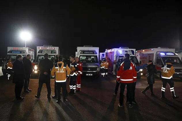 Son dakika: Wuhan'daki Türkler yurda döndü! Bakan Koca: Yolcularımızda hastalık belirtisi ve şüphesi yok!