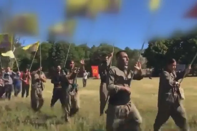 Fransa’nın Marsilya şehrinde PKK kampı iddiası! Skandal görüntüler sosyal medyada yayıldı Fransa hükümeti sessiz