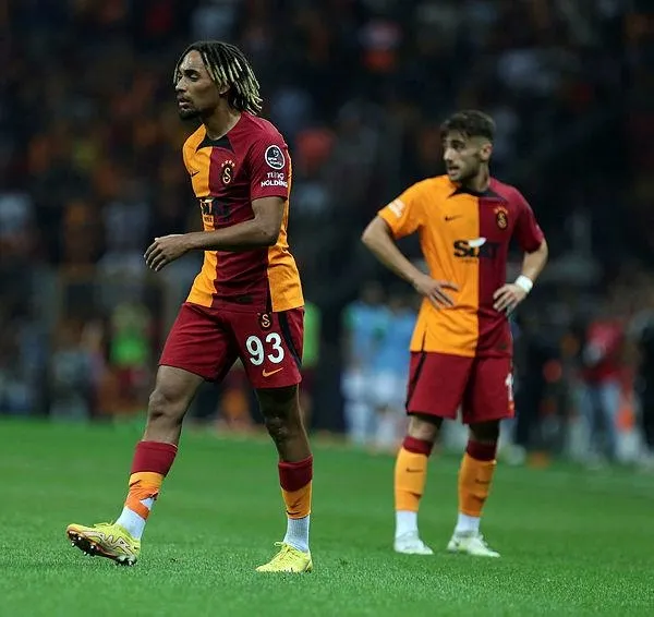aslana-sacha-boey-piyangosu-galatasarayin-genc-yildizi-avrupanin-iki-devi-tarafindan-takibe-alindi-1665438927960.jpeg