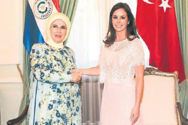 Paraguay Devlet Başkanı Mario Abdo Benitez’in eşi Silvana Abdo'dan Emine Erdoğan'a teşekkür mektubu